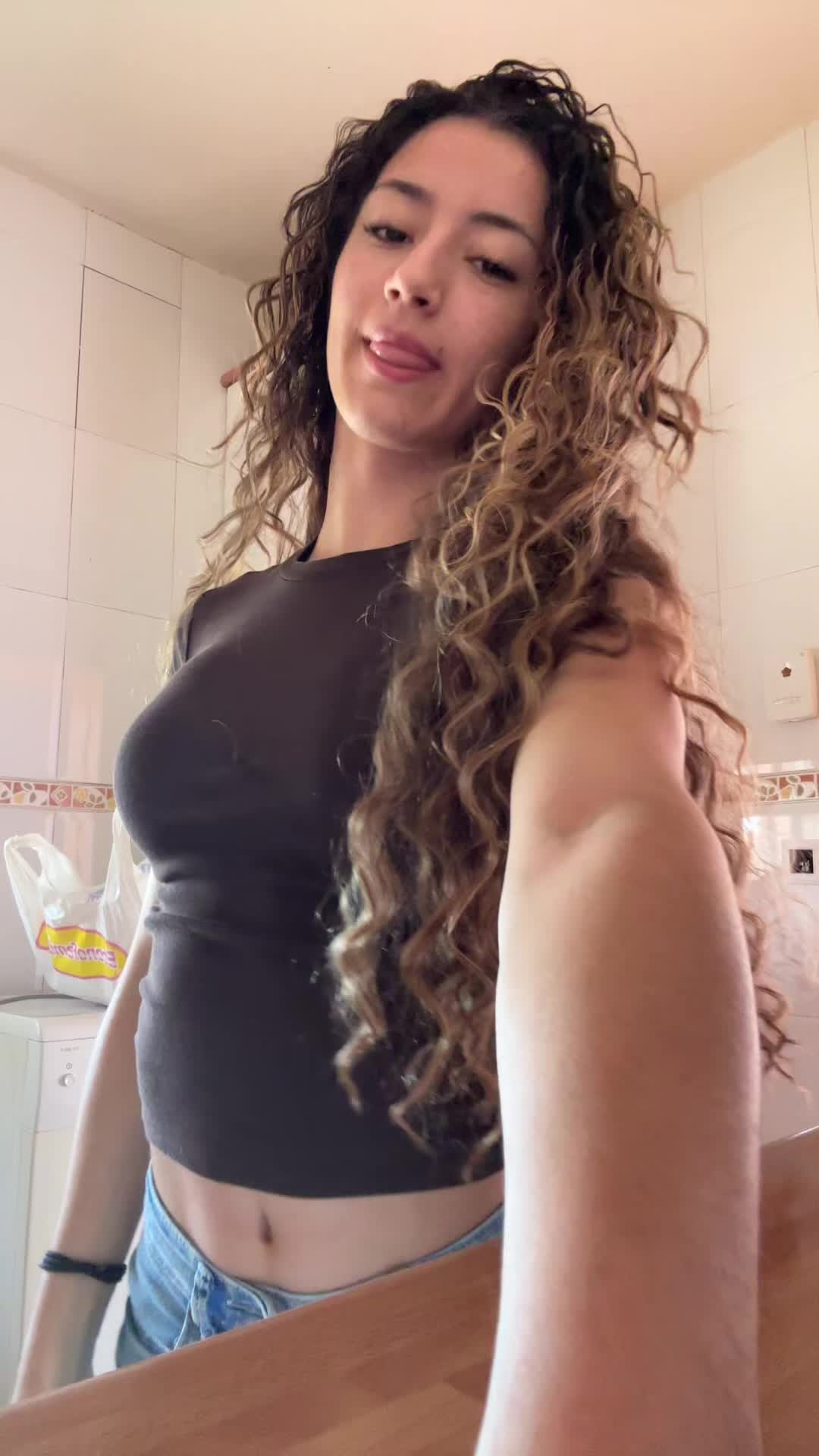 @🦦