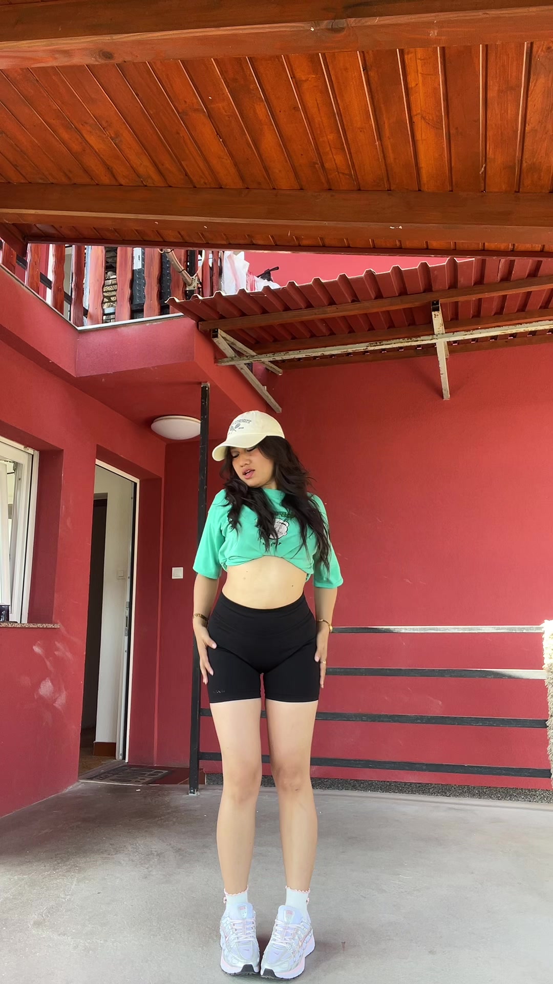 @timrovauju