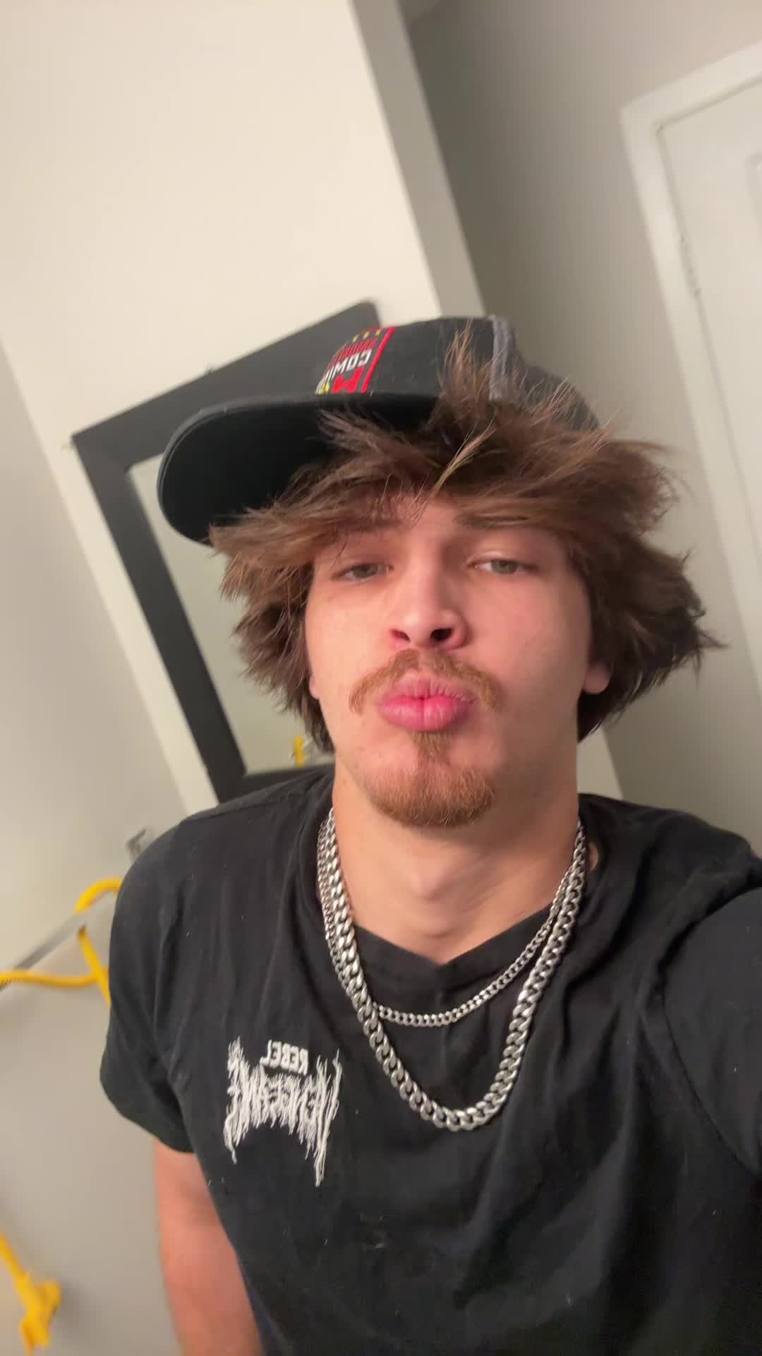 @Whiteboywitabonnet