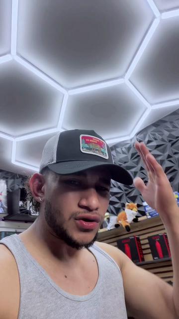 @#BarberoGufy🐧❄️el príncipe🤴
