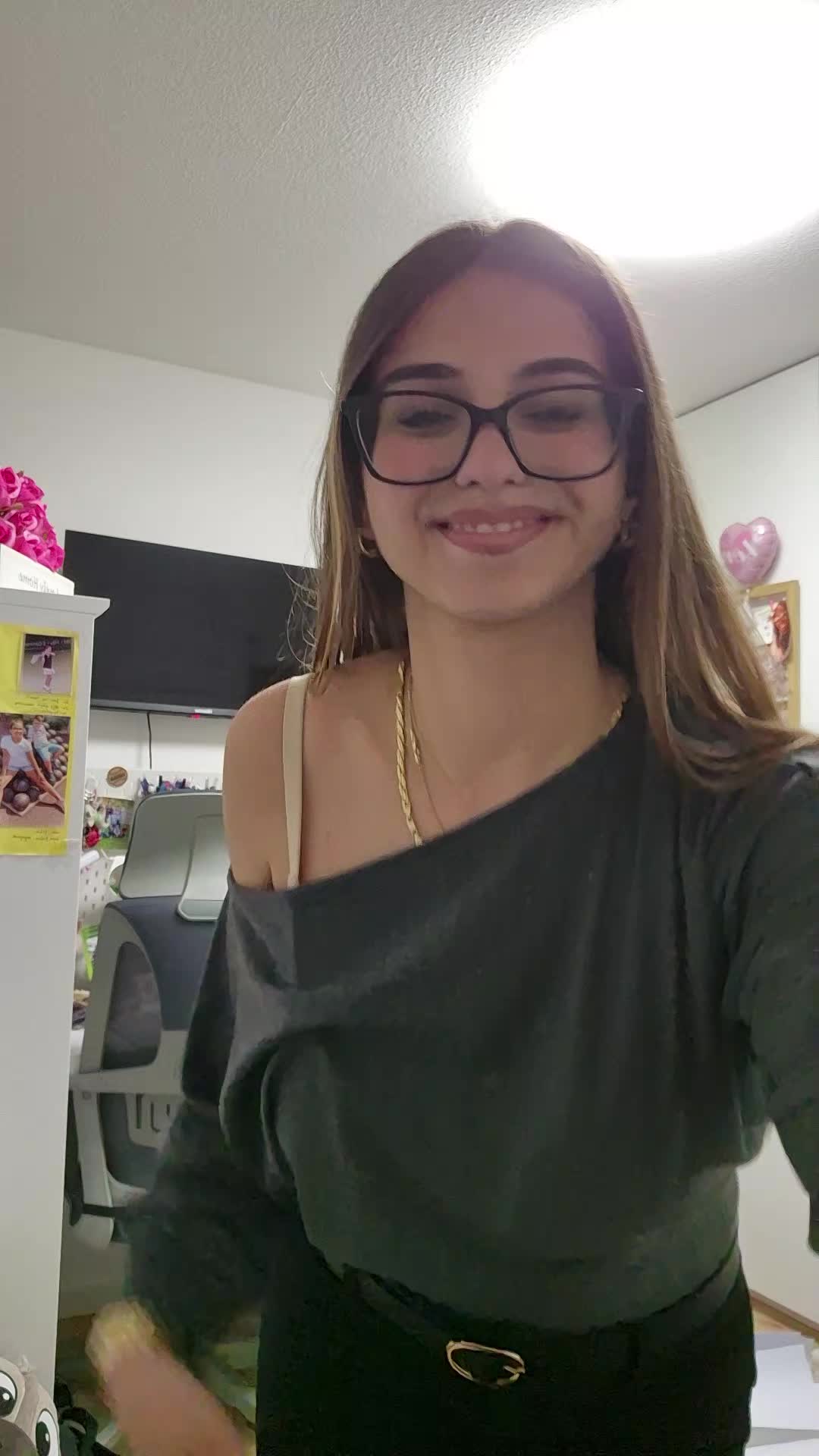 @𝒗𝒆𝒓𝒐𝒏𝒊𝒌𝒊_