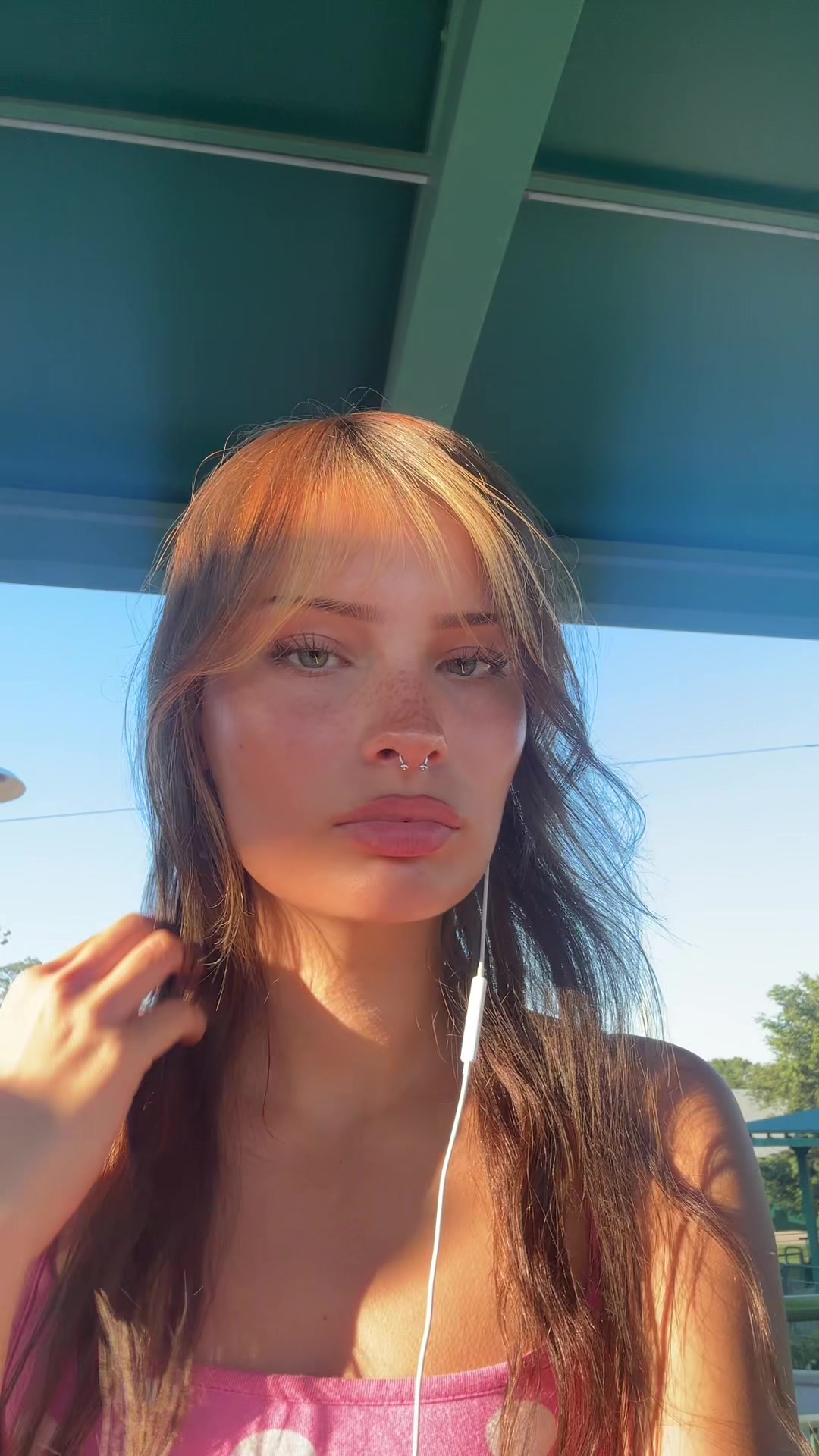 @:3