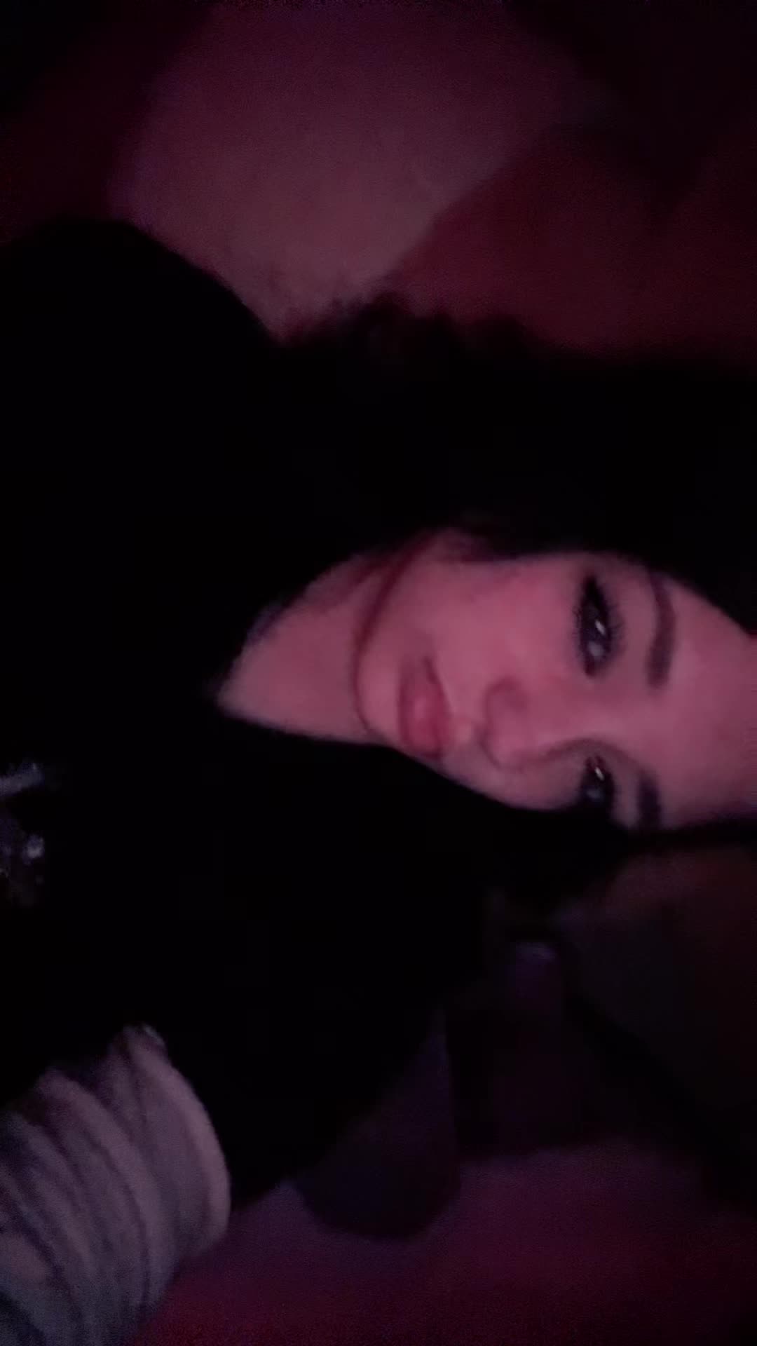@༒