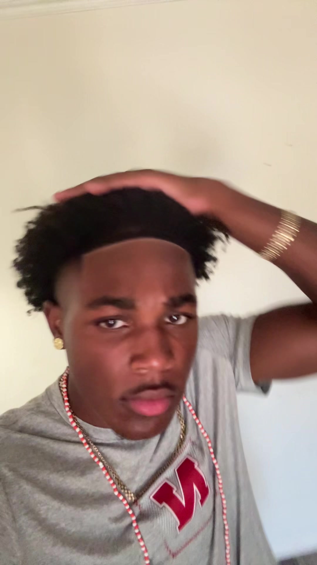 @🧎🏾♂️➡️