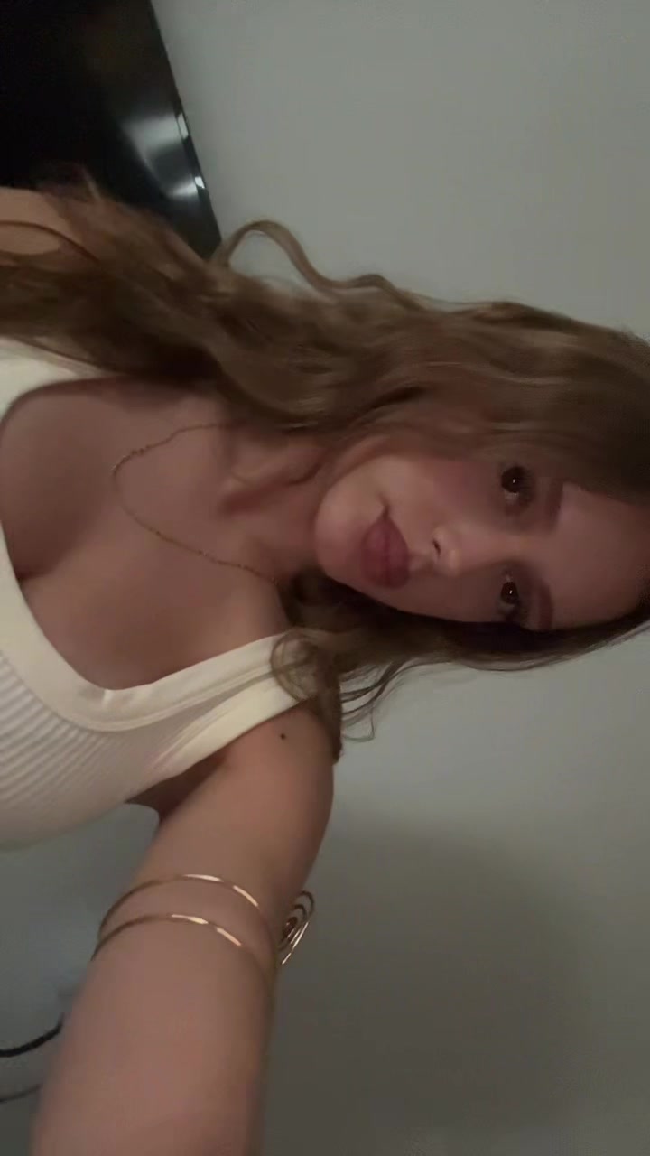 @leona