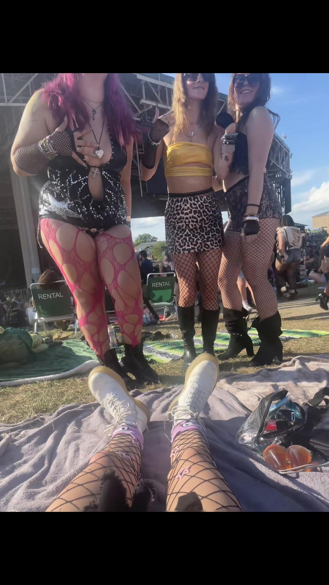 @😻