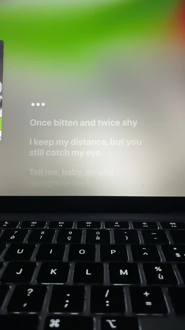 @Lyrics_💕