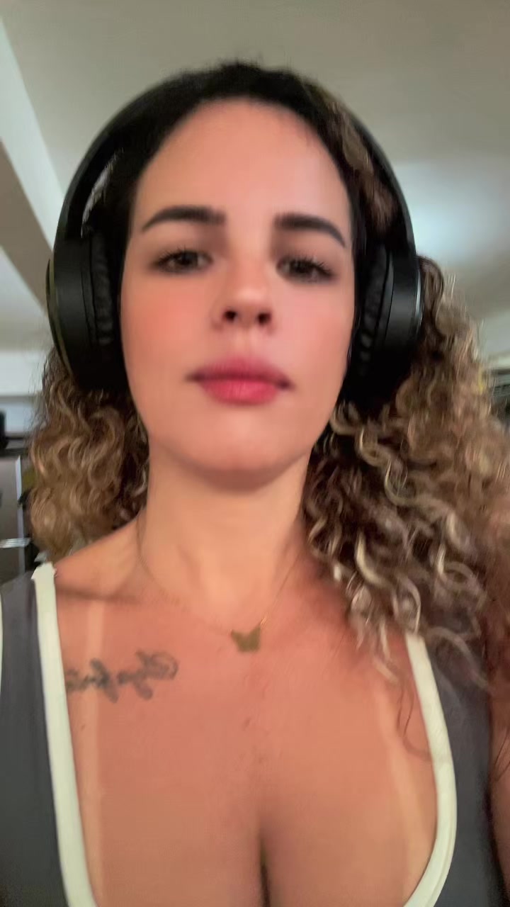 @Alyne França
