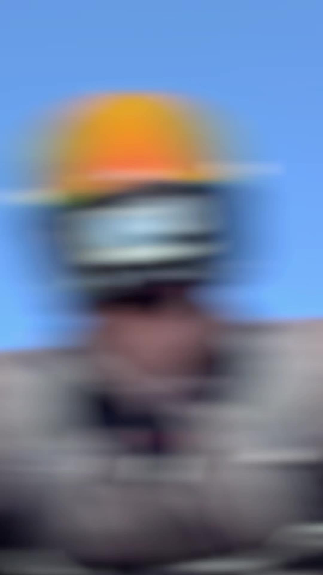 @Cj