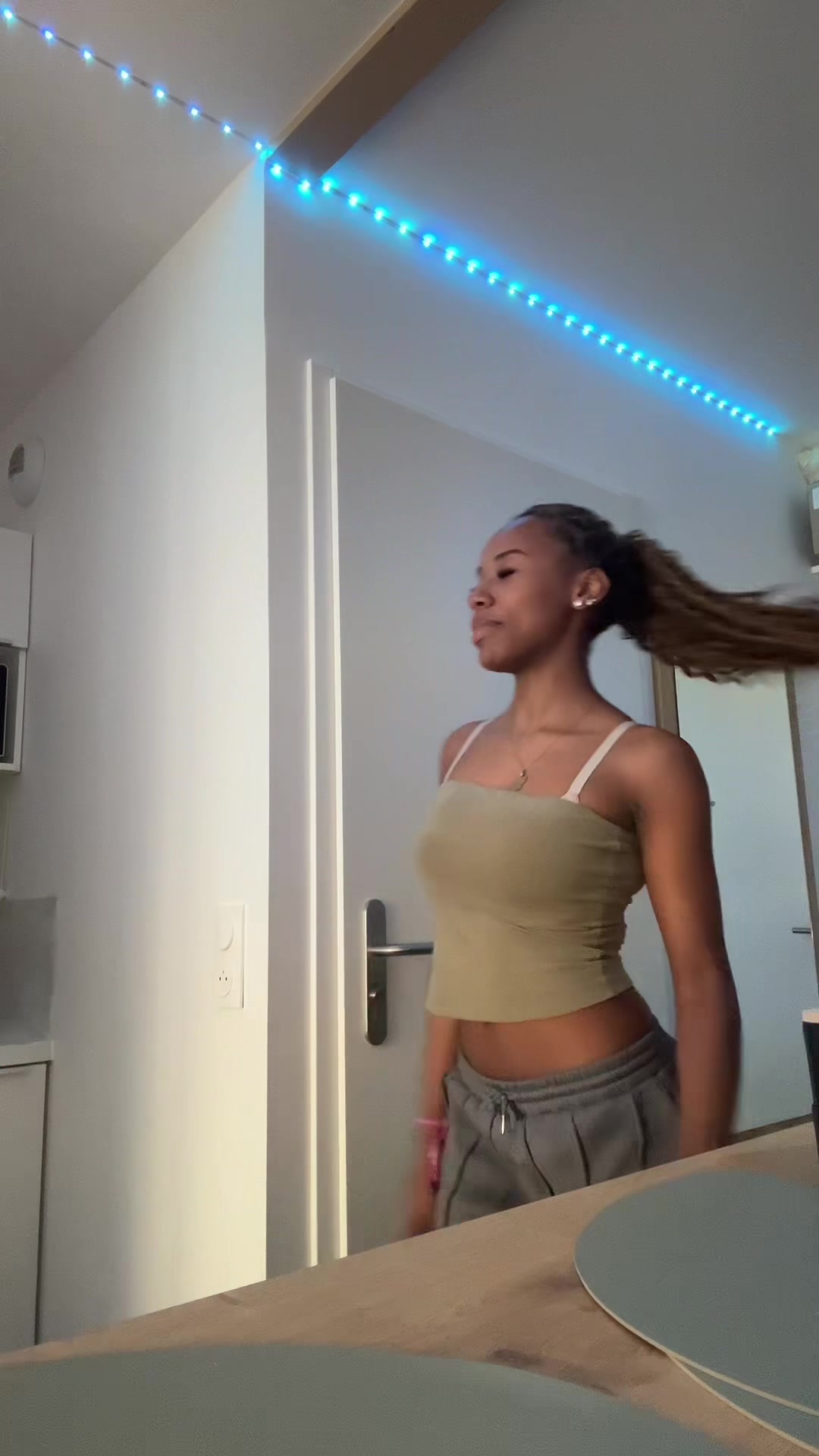 @zhelliel7