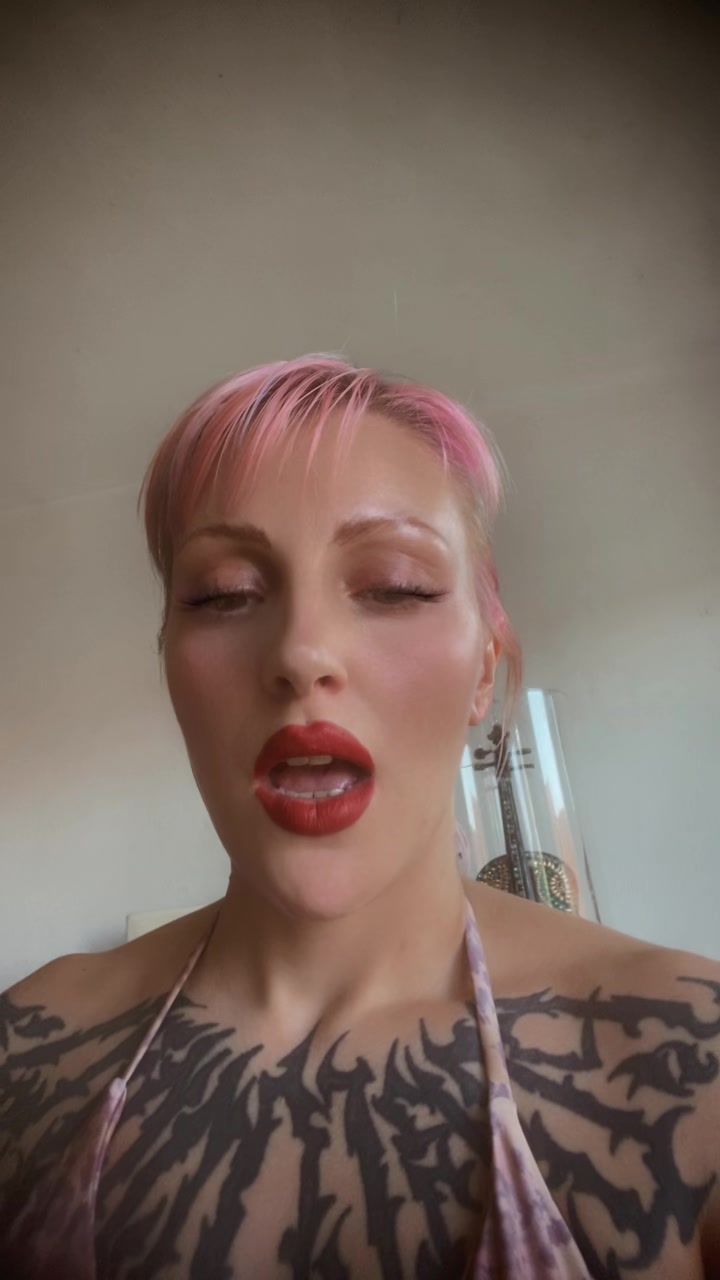 @Velenosa 👠🦂