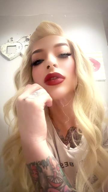 @Hollygohard