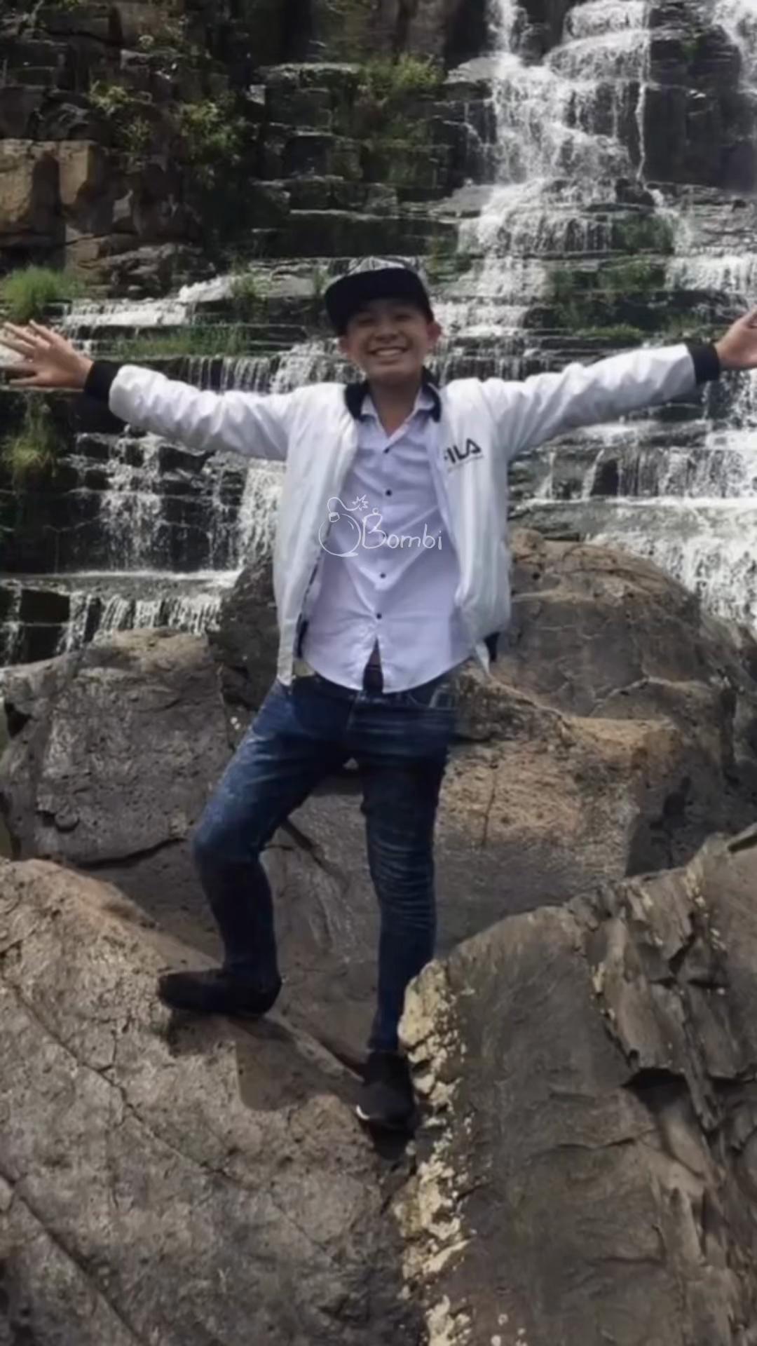 @bombi