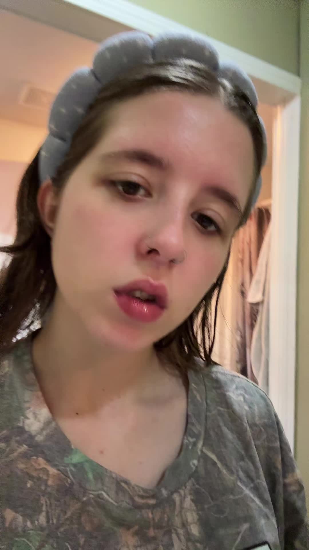 @<3