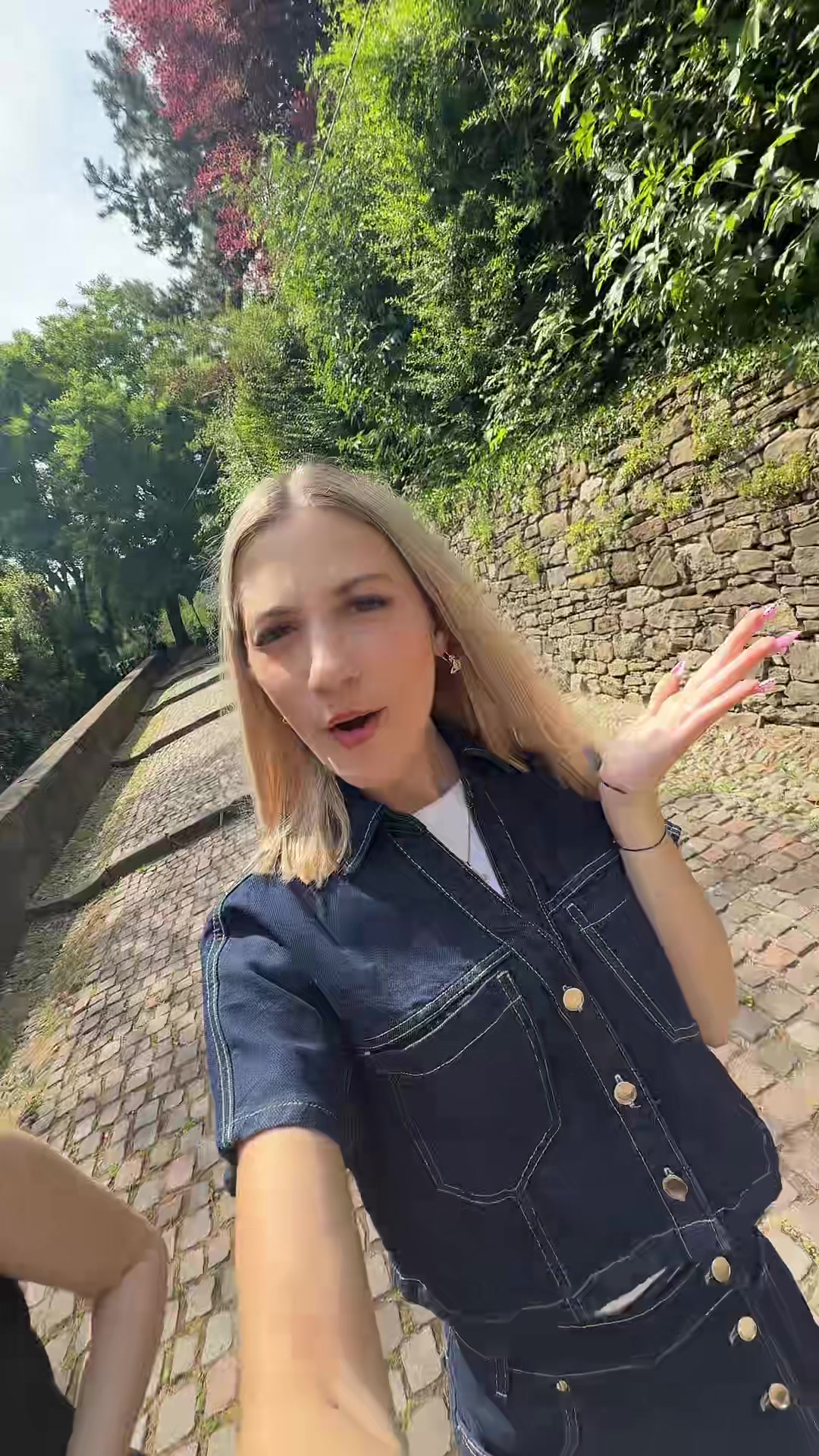 @𝓜𝓪𝓻𝓽𝔂𝓷𝓪 🥀