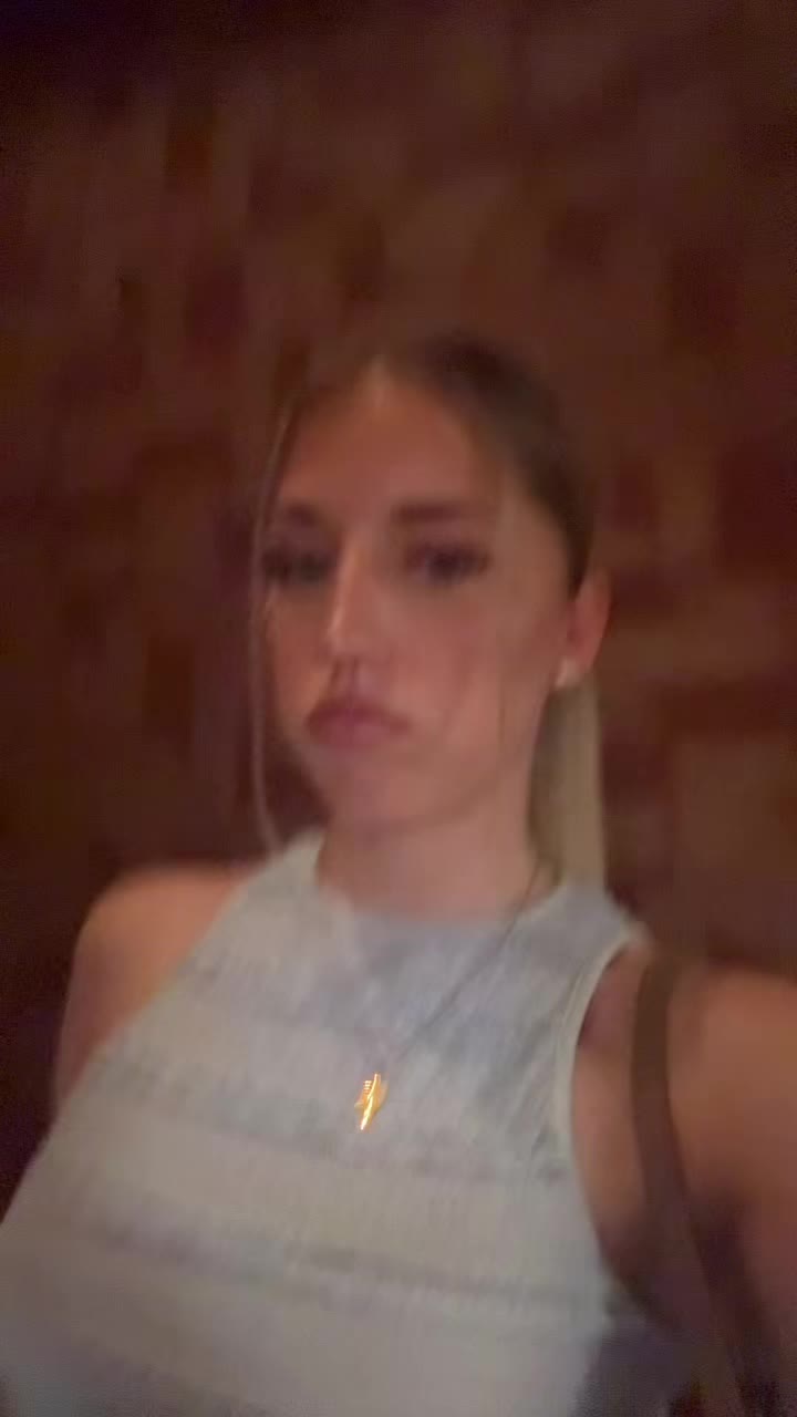 @EᗰIᒪIᗩ