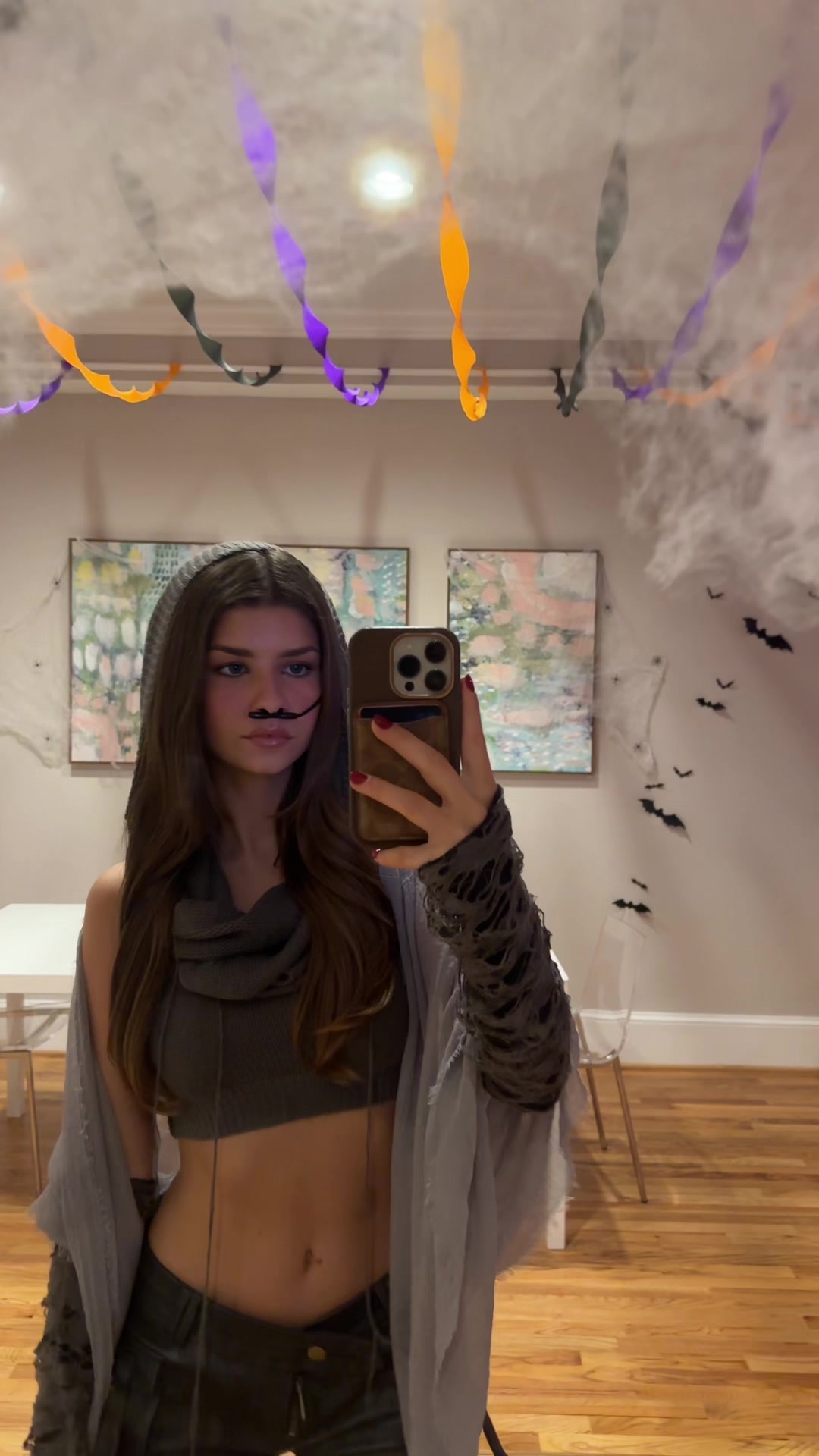 @Leona