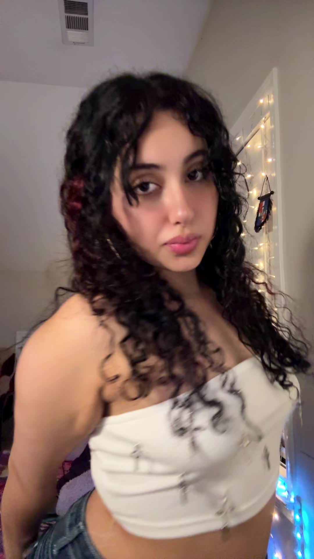 @𝐿𝑒𝓈𝓈🐷🍑