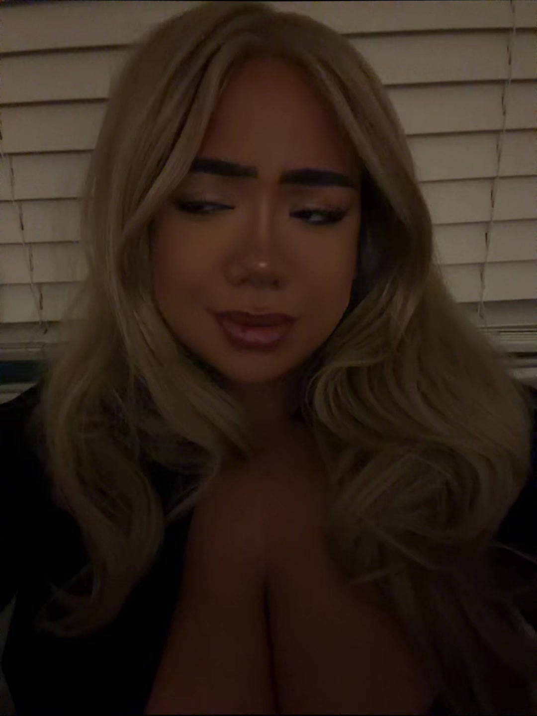 @travelwithrin