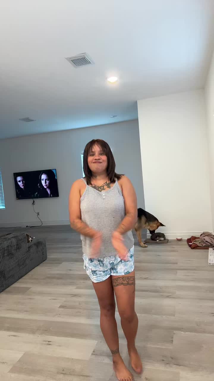 @lalalopez