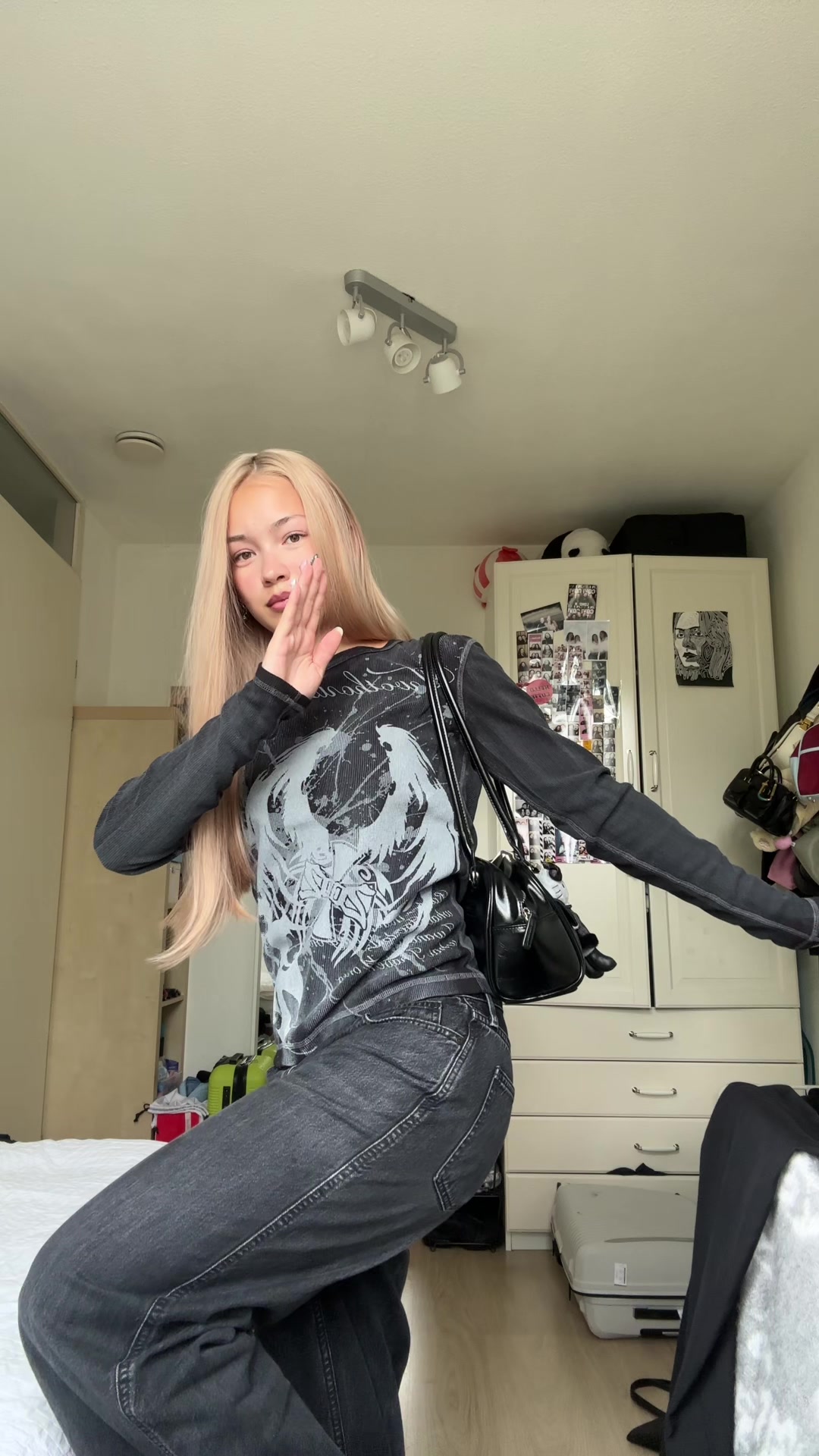 @trishiepishie