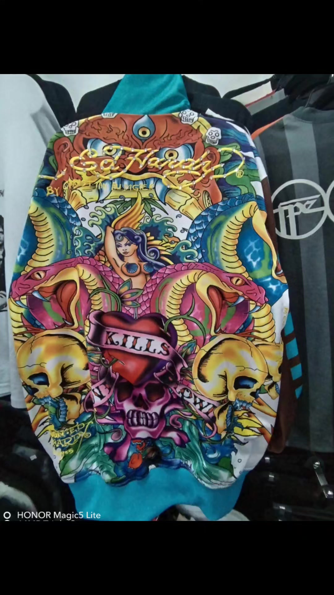 @SKULLS CHURCH ROCK STORE