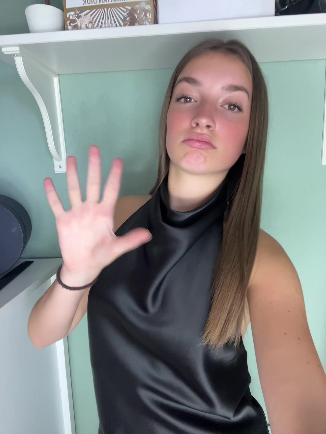 @nicolee