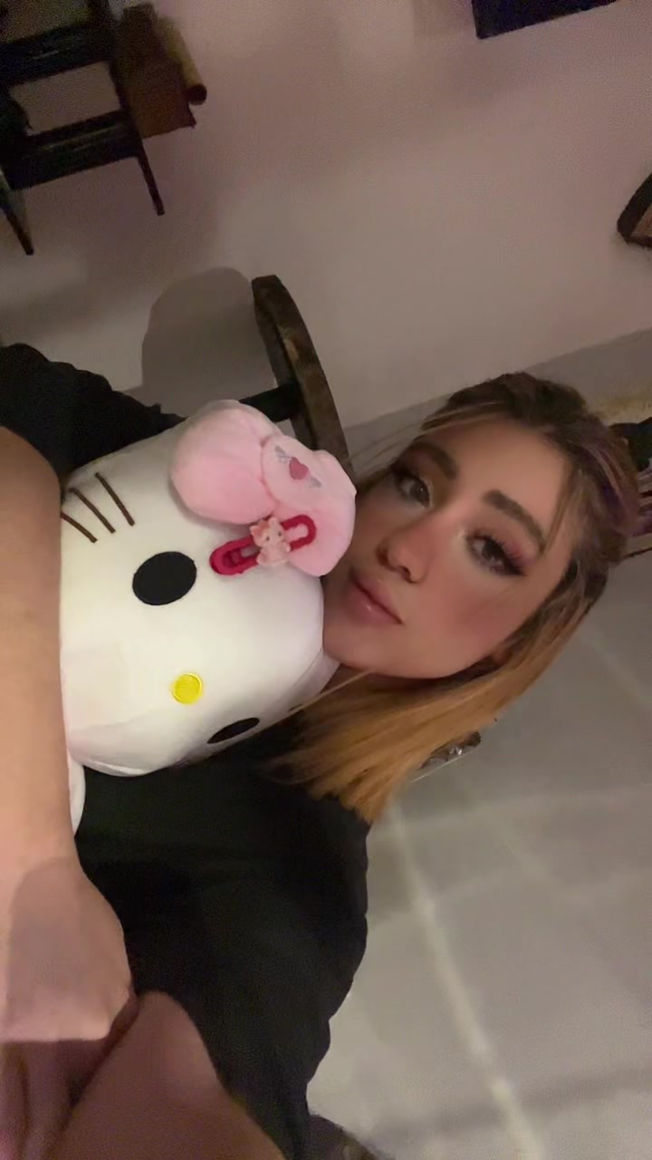 @melikazangene