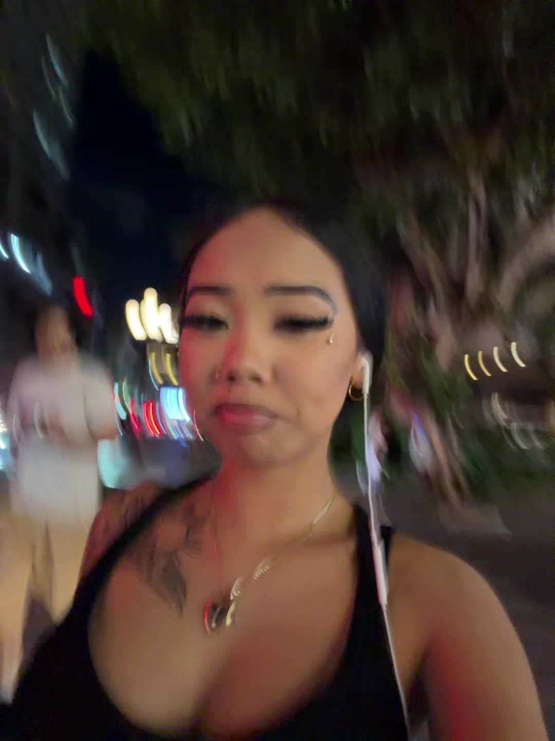 @aj 🧎🏻&zwj;♀️