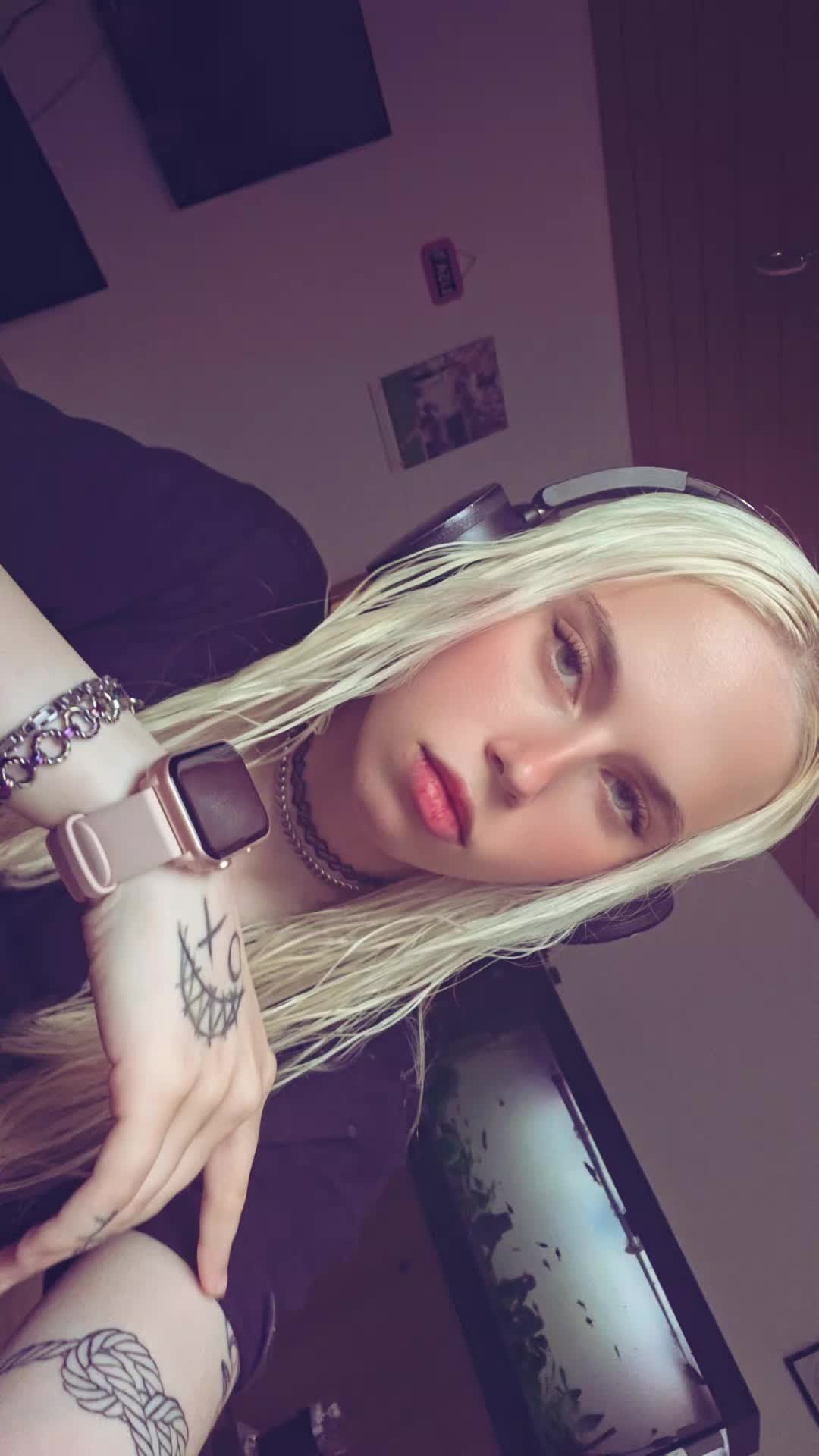 @𝐋𝐢𝐬𝐚