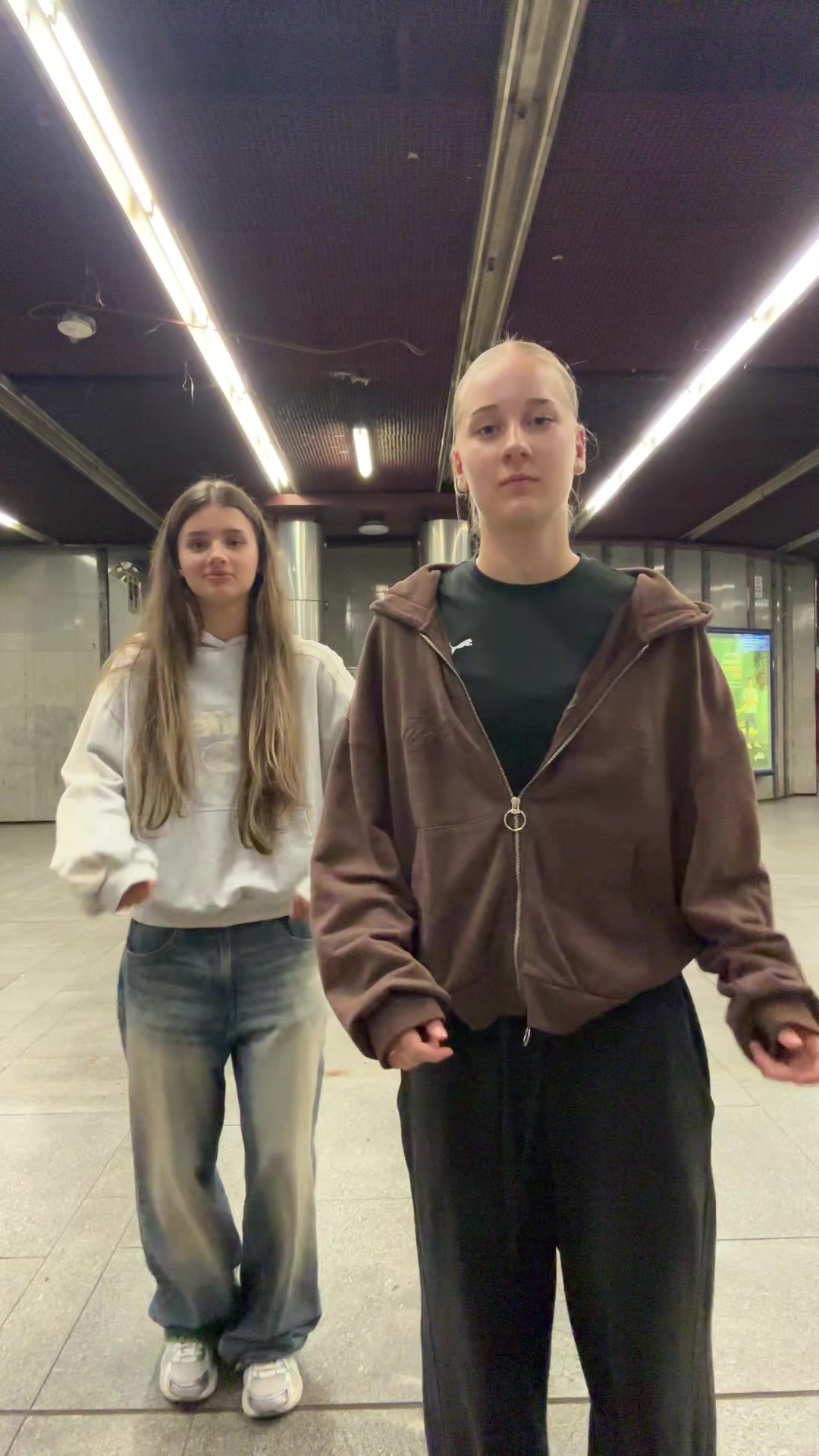 @𝒕𝒈𝒌: 𝒕𝒘𝒊𝒏𝒔𝒊𝒔