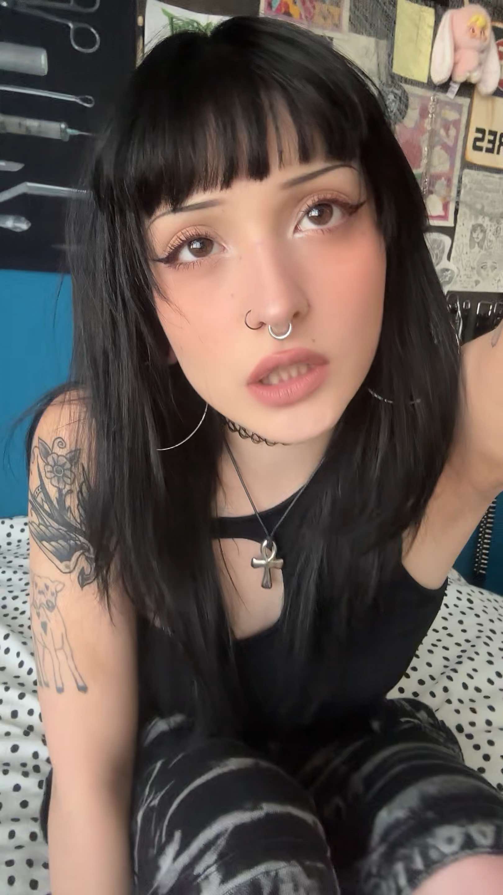 @naomi