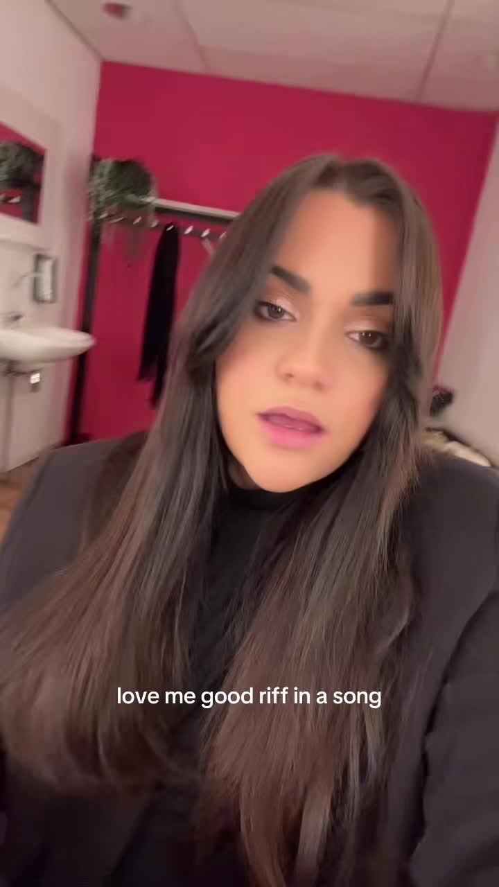 @ItsShelley