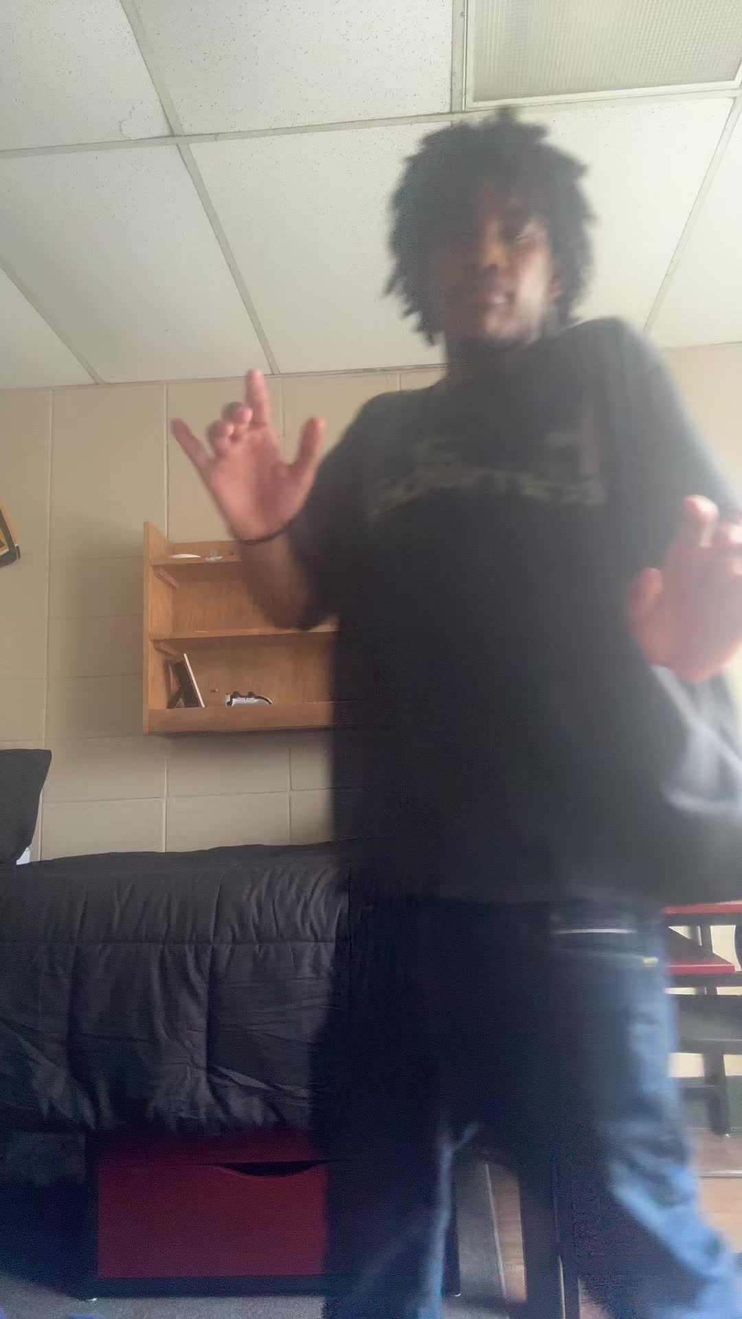 @yomusictooloud