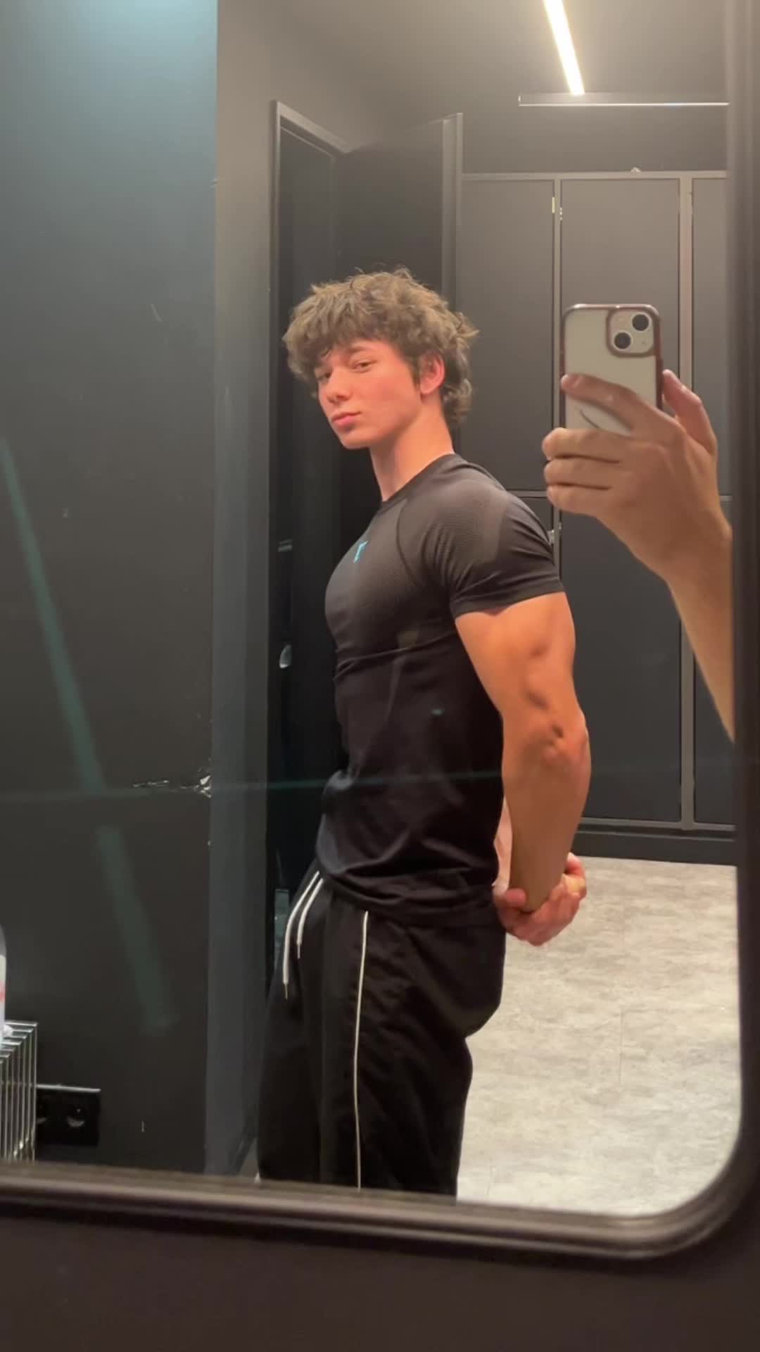 @Y4nNetics