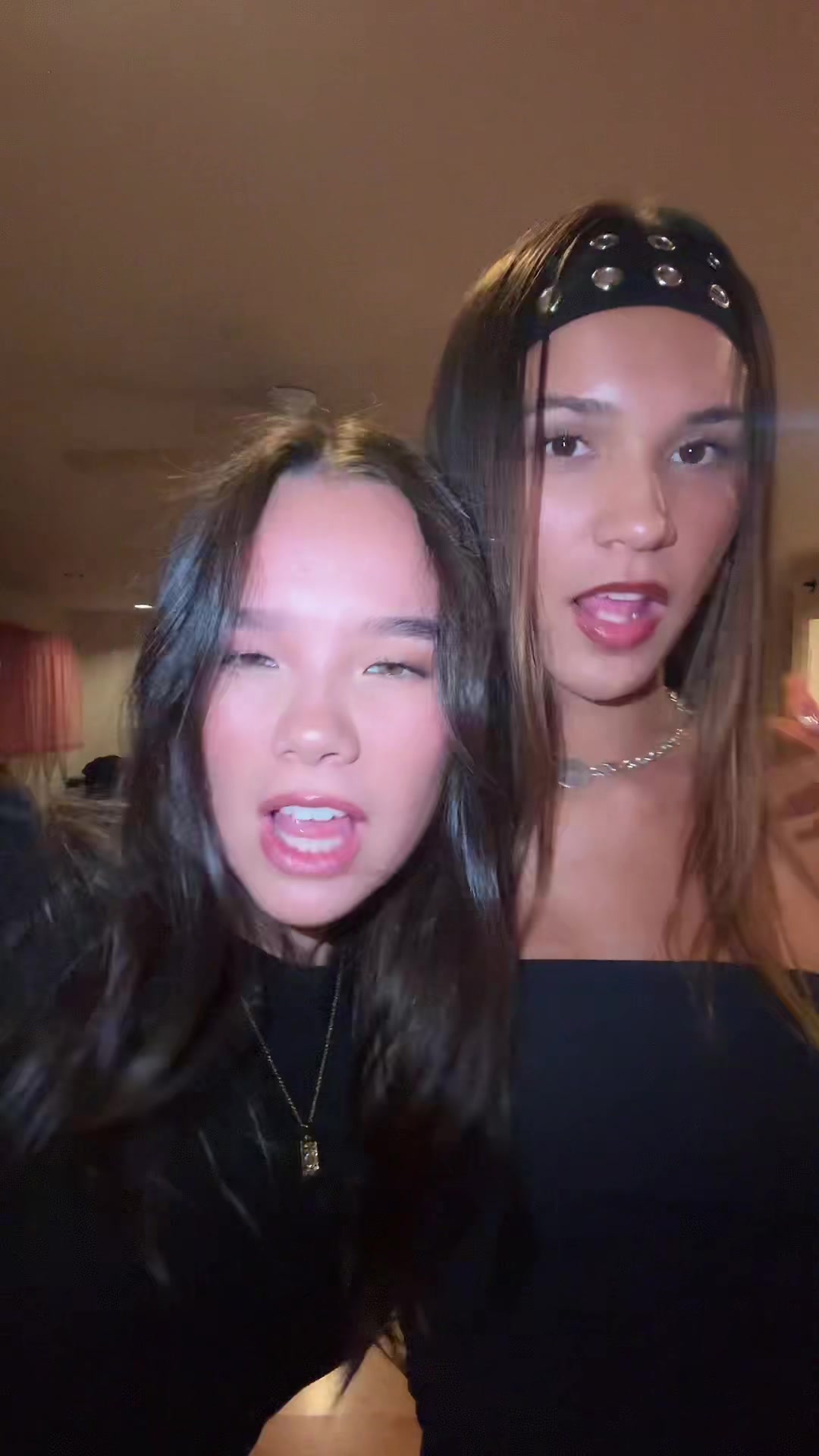 @bella
