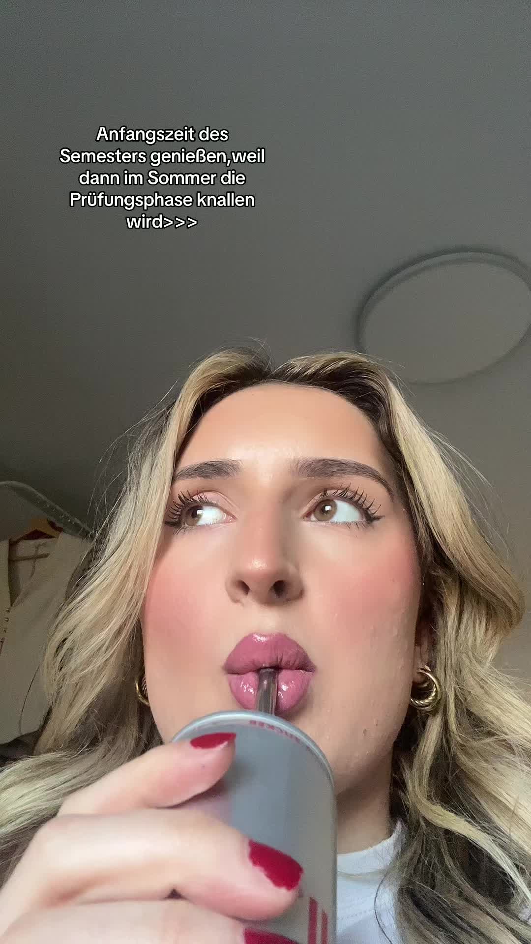 @Alexandra-Maria:)