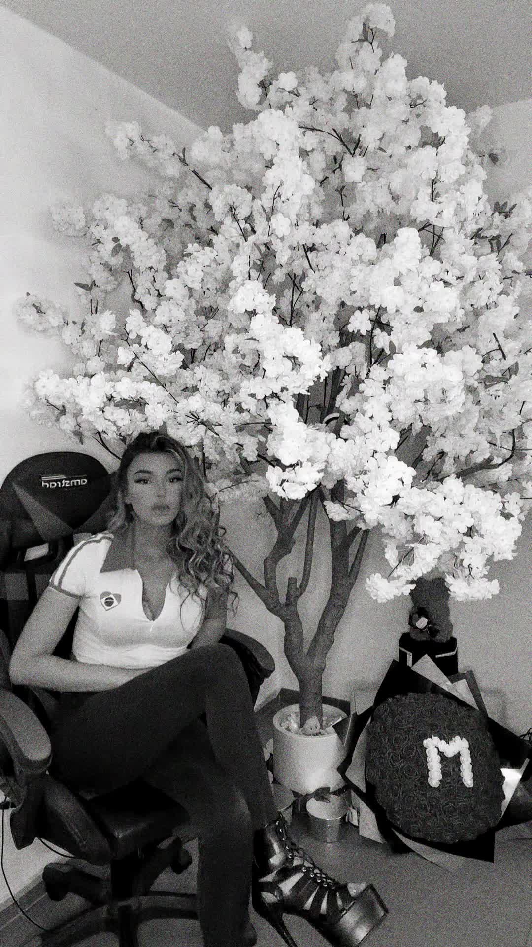 @Madame C&oelig;ur Noir. 🖤