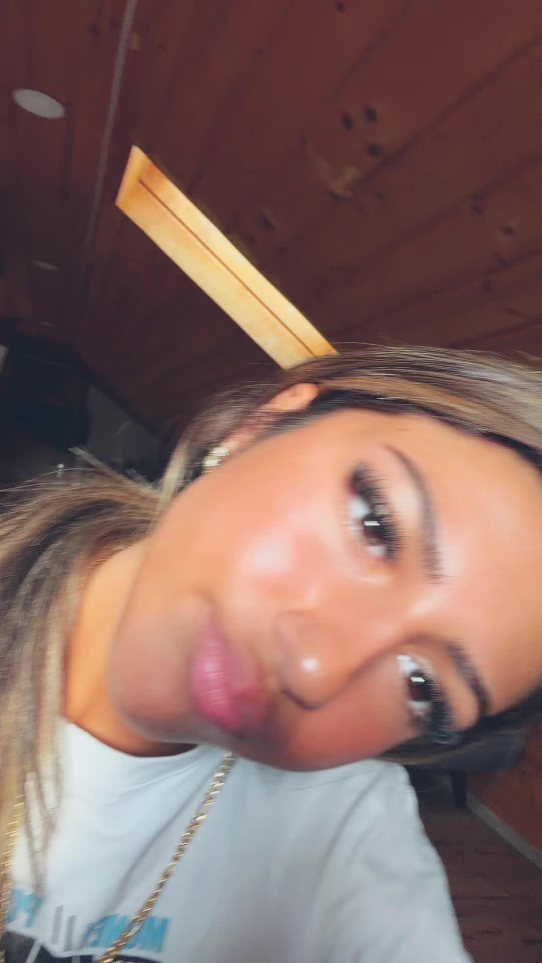 @LiveTina250k
