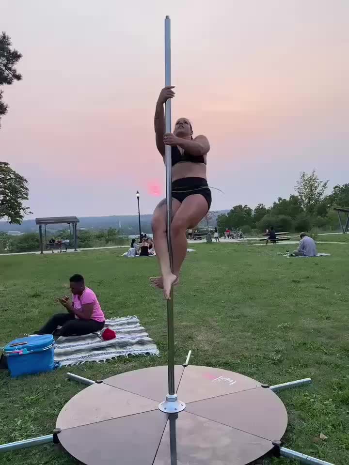 @PoleHoney