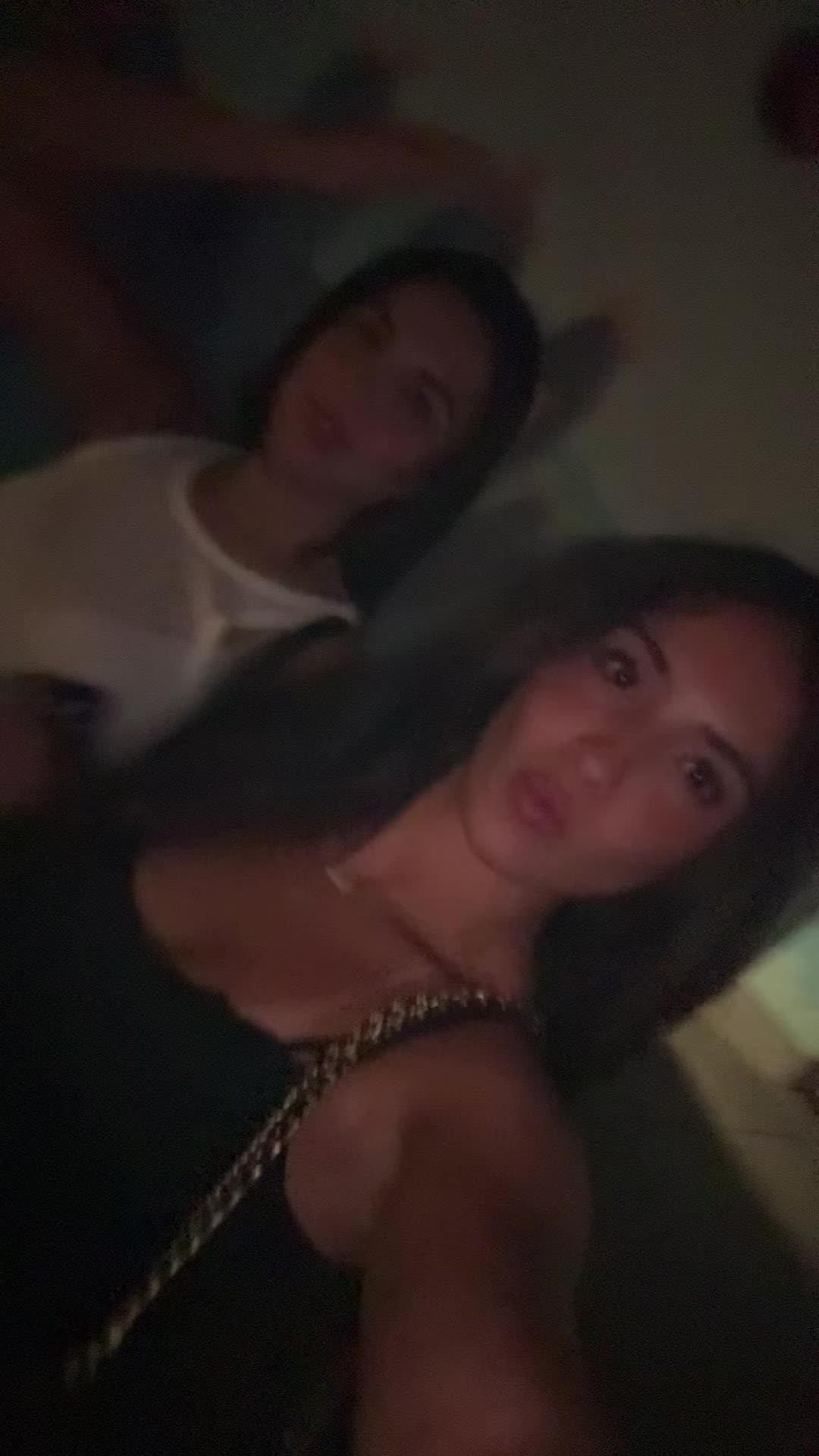 @chloe