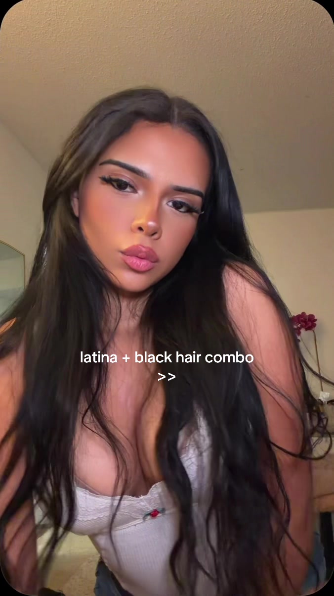 @latinaalexxx