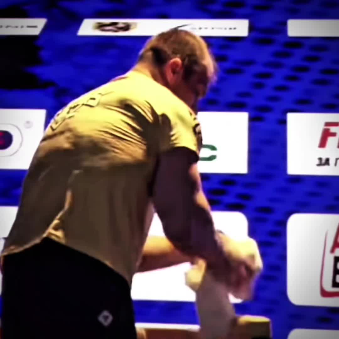 @Arm_wrestle_lab