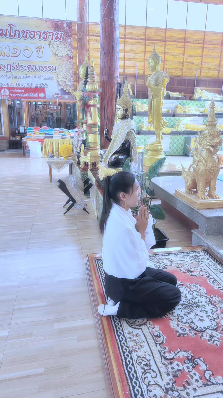 @🌿Kay Thi Khaing🌿(ဖြူးသူလေး)