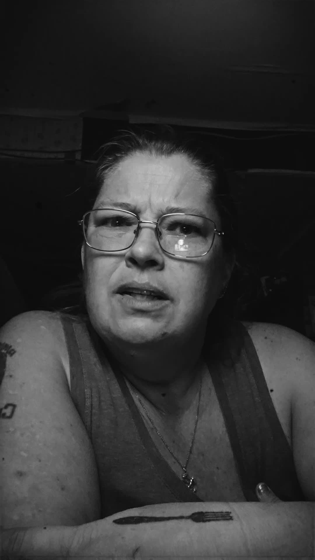 @crazietattooedbrokenmom
