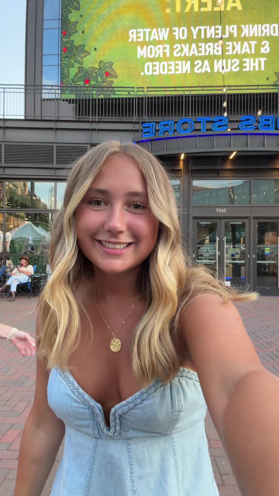 @VIOLETA