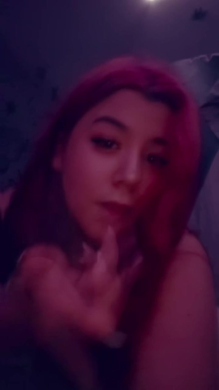 @Lil_Sad_girl2k2