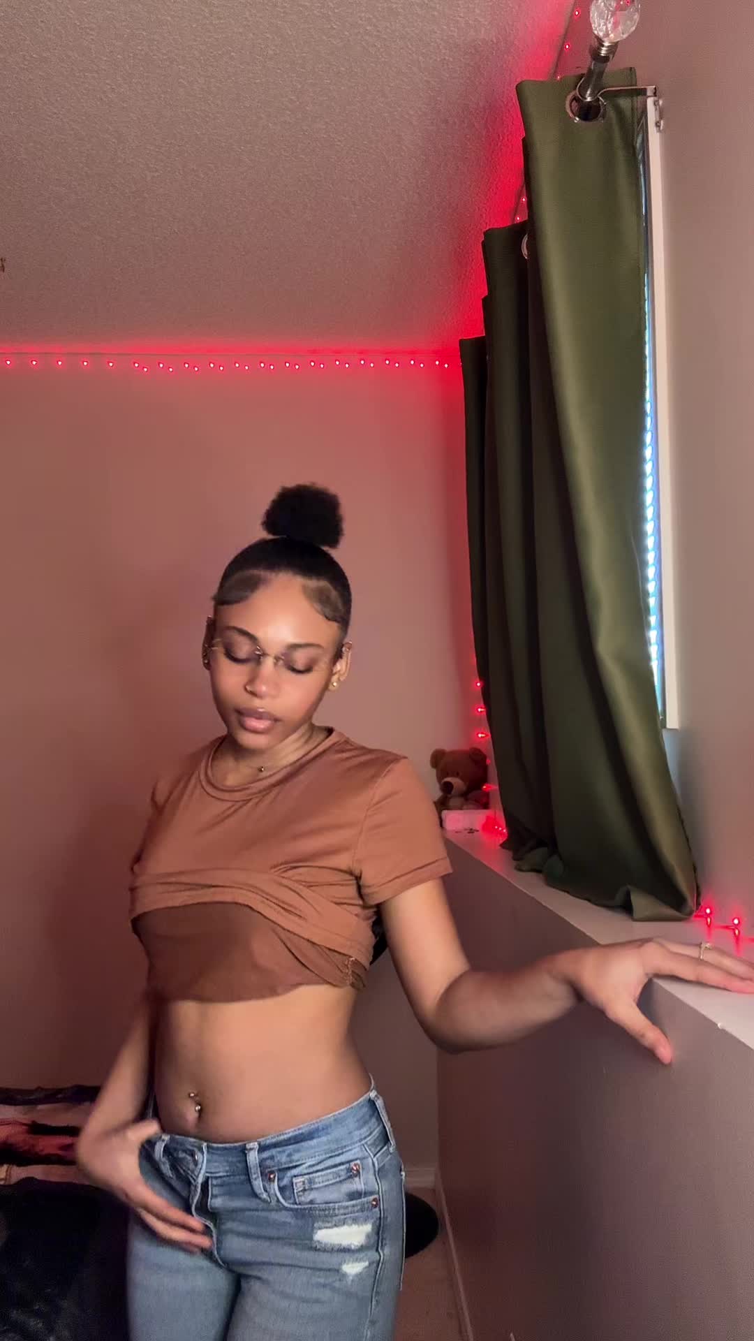 @Emily🖤🍂