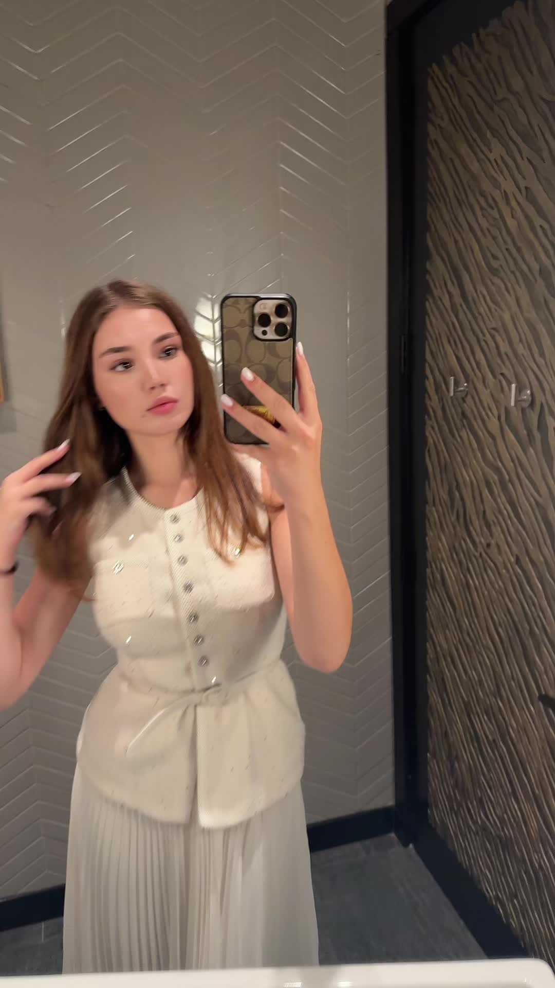 @𝒜.