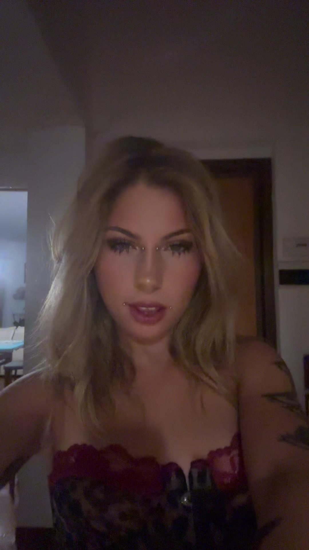@Luna